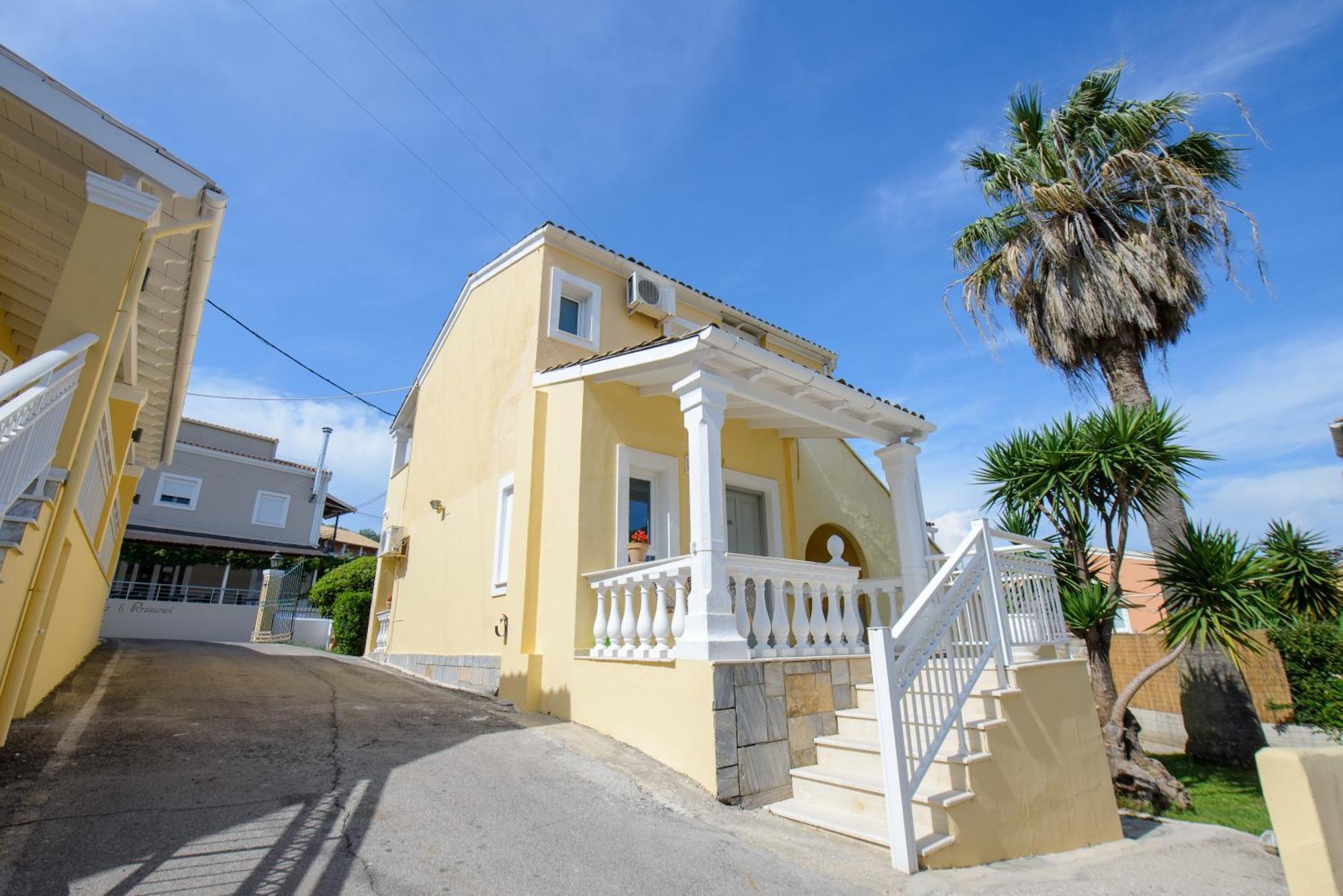Saint Spiridon Hotel Kassiopi Extérieur photo