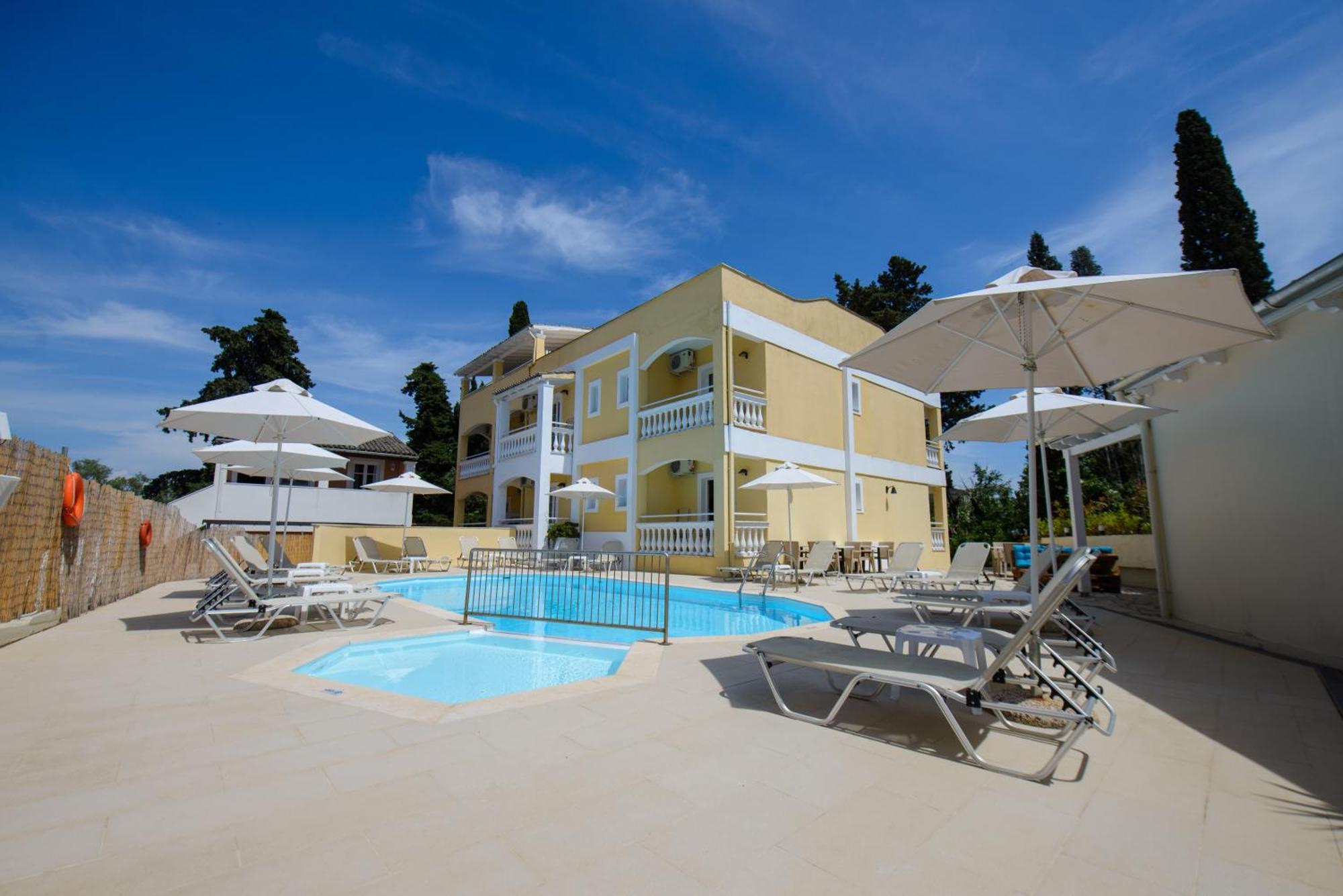Saint Spiridon Hotel Kassiopi Extérieur photo