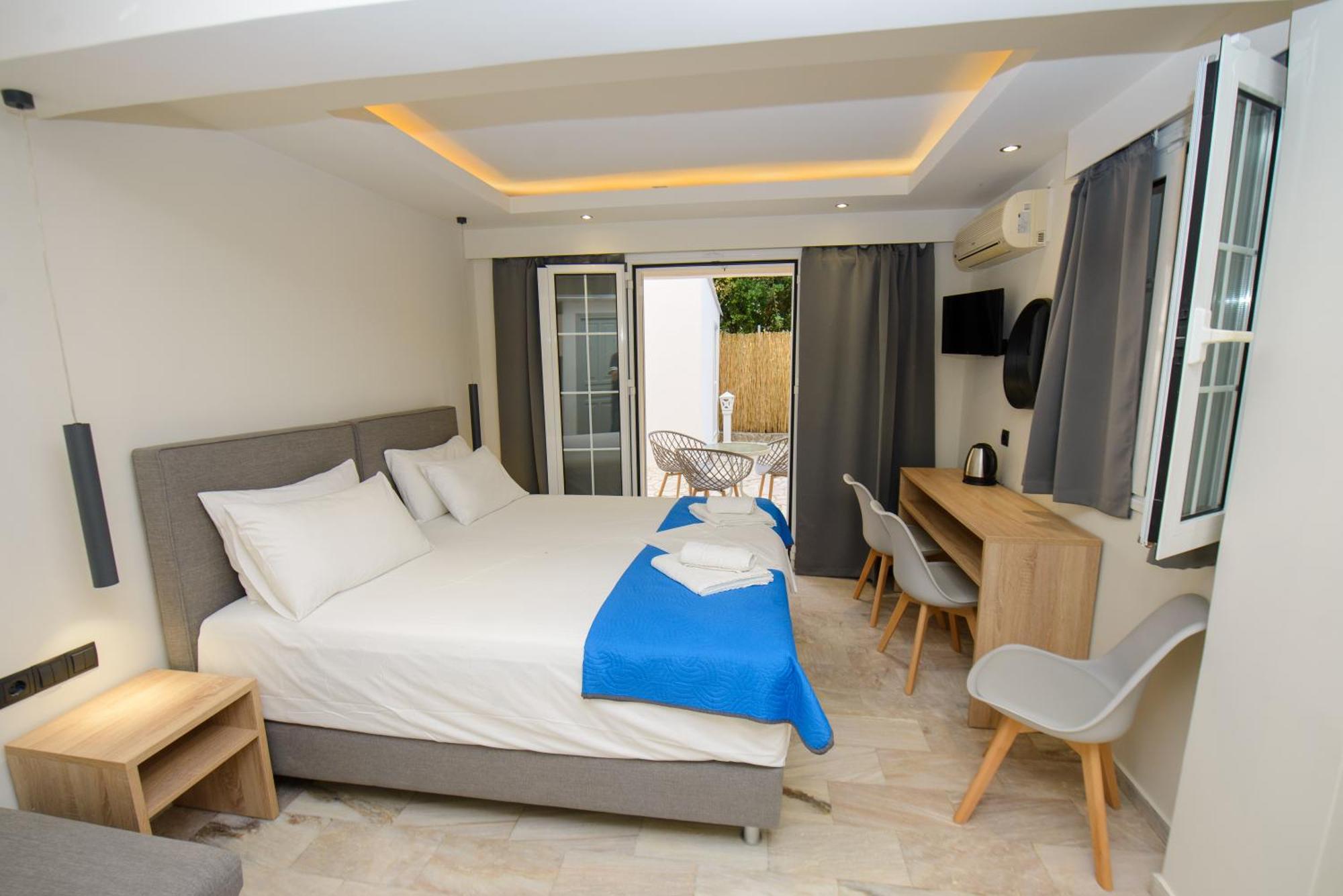 Saint Spiridon Hotel Kassiopi Extérieur photo